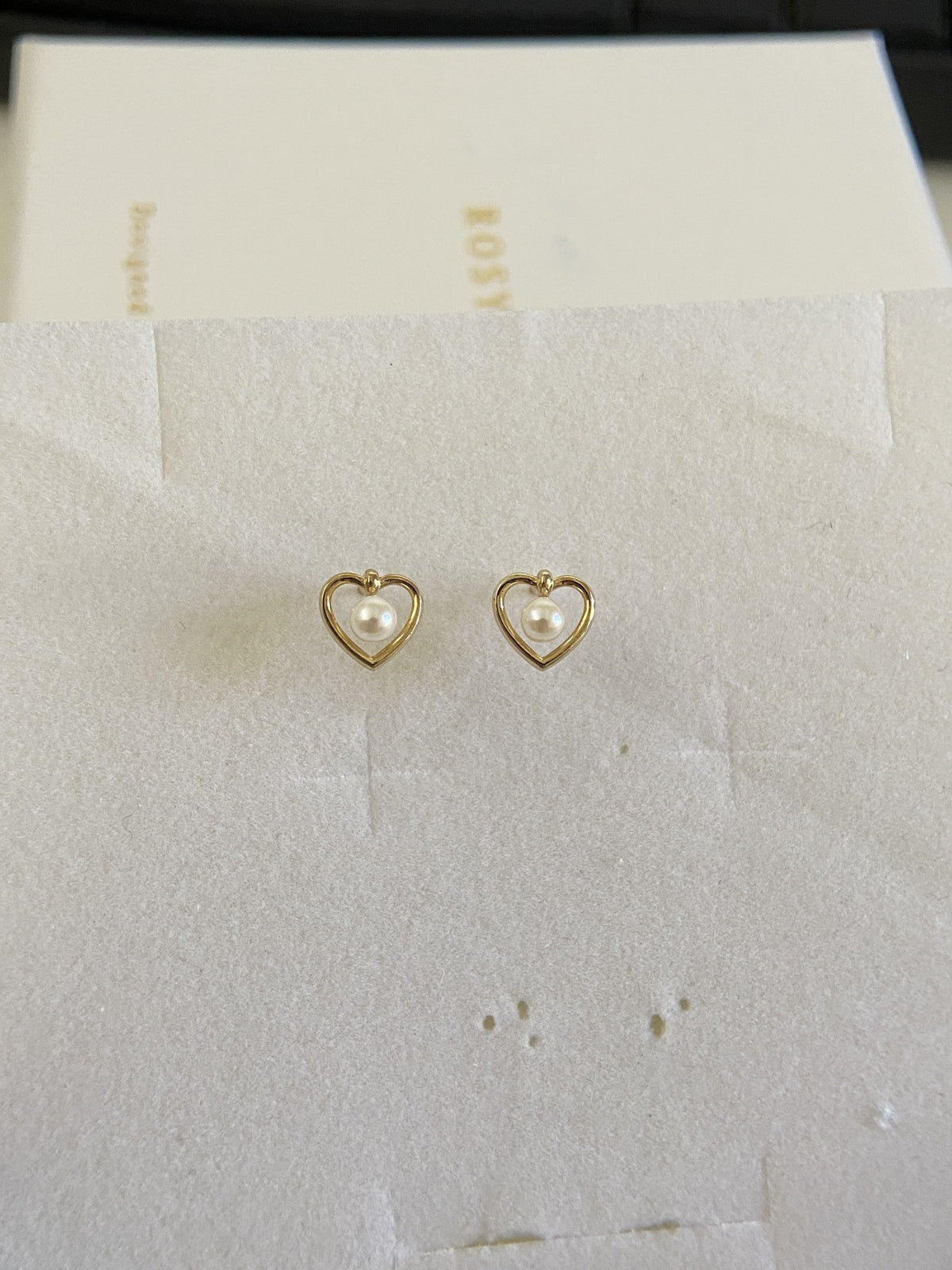 Actual product photo of 14K Solid Gold Pearl Heart Stud Earrings, reference view 1