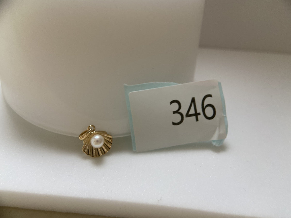 Actual product photo of 14K Solid Gold Pearl Scallop Shell Pendant, reference view 1