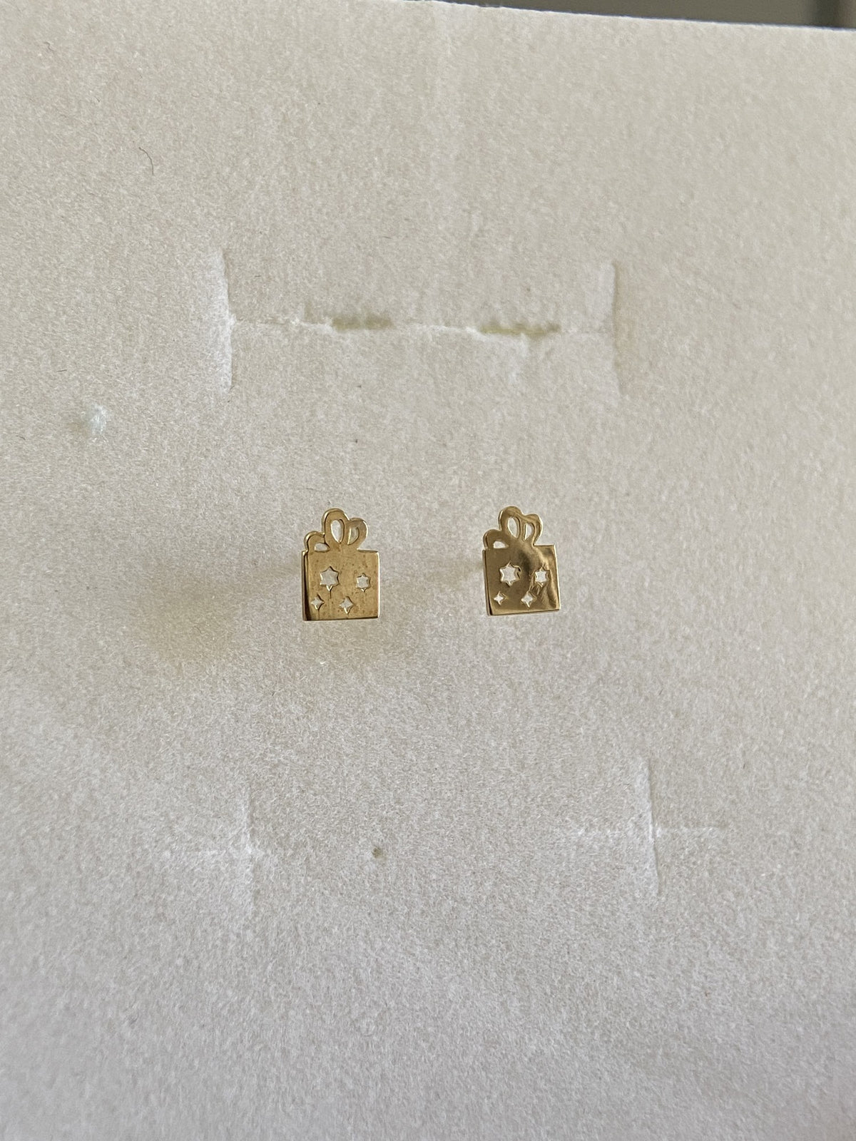 Actual product photo of 14K Solid Gold Star Gift Box Stud Earrings, reference view 1