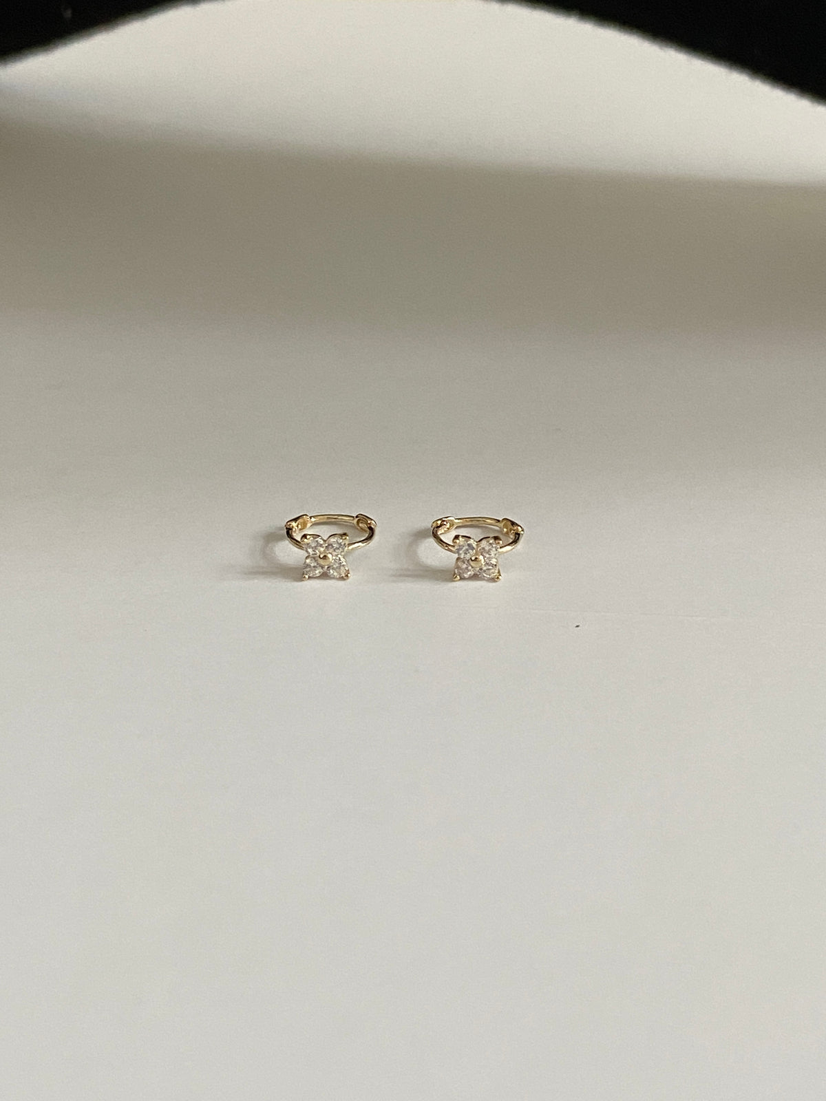 Actual product photo of Solid Gold Hoop Earrings - 5mm Inner Diameter - Style 621